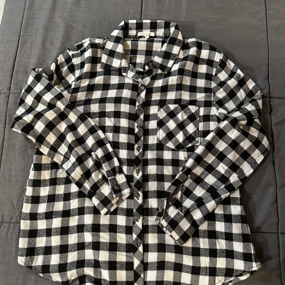 Maurice’s Black & White Buffalo Check Button-Up Shirt
